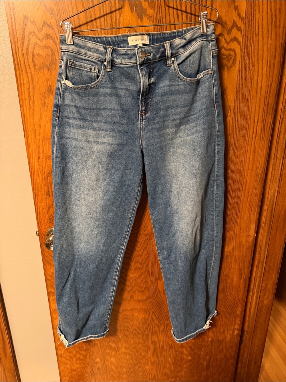 High-Rise Cropped Women's Jeans in Medium Blue - Comfort Fit
